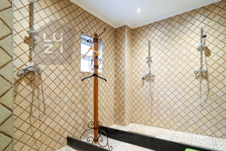 Negócio para Venda em Lagos (São Sebastião e Santa Maria) Foto 35