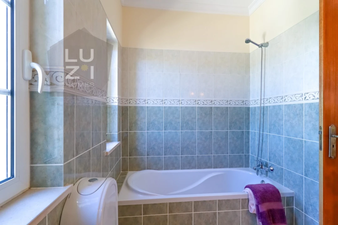 Moradia T6 para Venda em Luz Foto 57