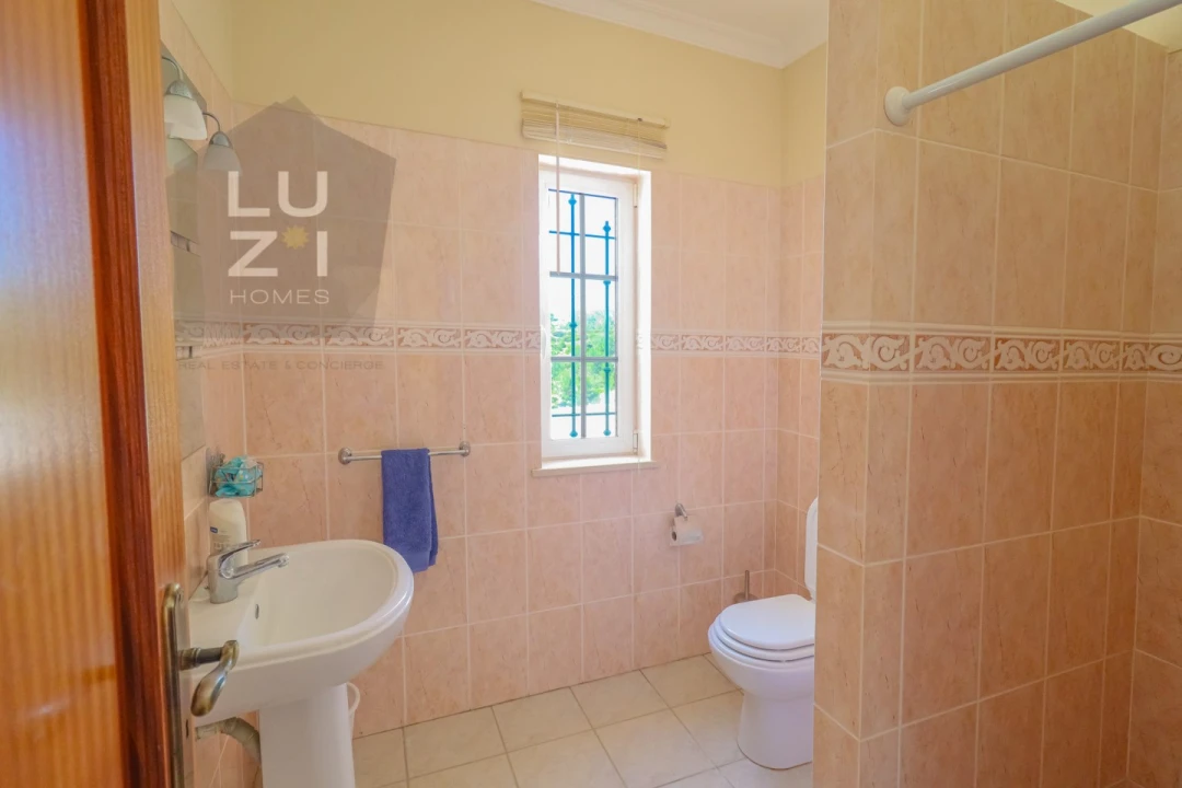 Moradia T6 para Venda em Luz Foto 34