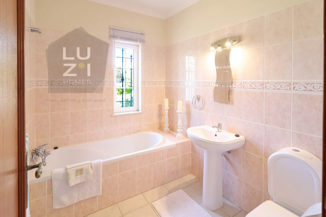 Moradia T6 para Venda em Luz Foto 70