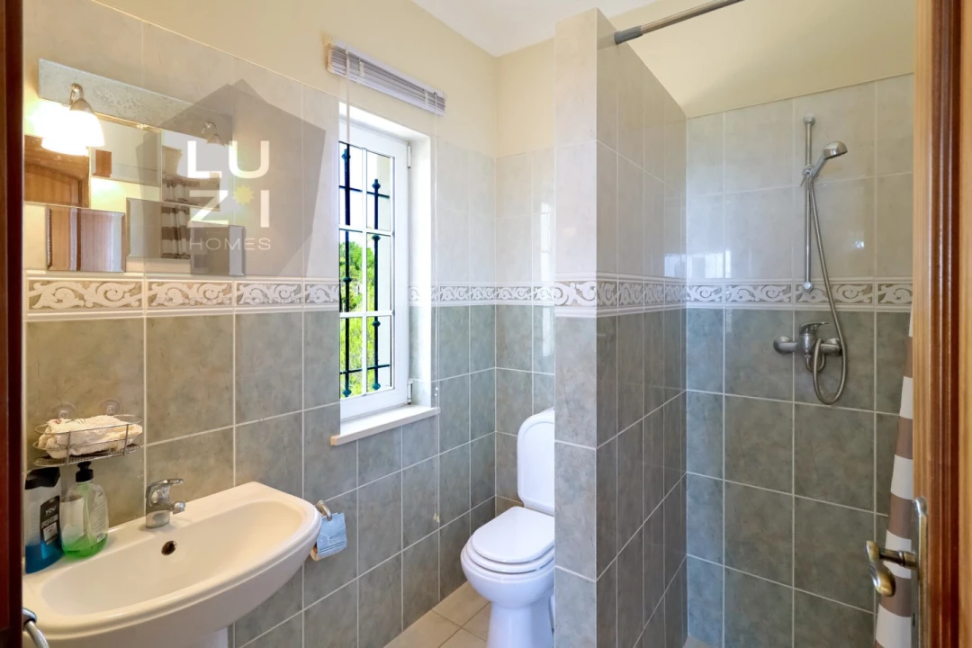 Moradia T6 para Venda em Luz Foto 65