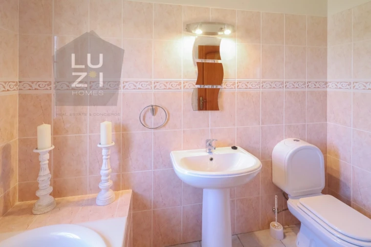 Moradia T6 para Venda em Luz Foto 71