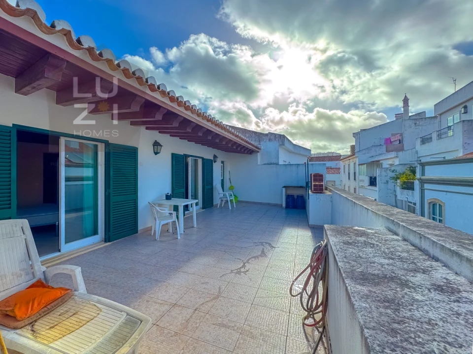 Negócio para Venda em Lagos (São Sebastião e Santa Maria) Foto 1