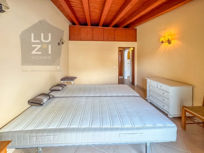 Negócio para Venda em Lagos (São Sebastião e Santa Maria) Foto 13