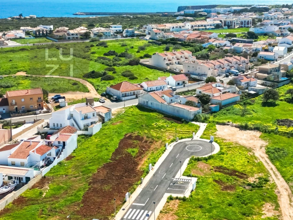 Terreno para Venda em Vila de Sagres Foto 1