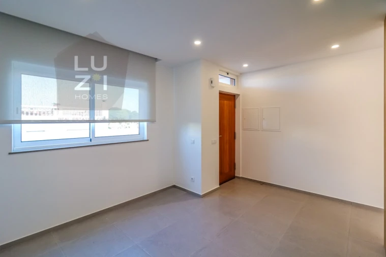 Moradia T6 para Venda em Lagos (São Sebastião e Santa Maria) Foto 3