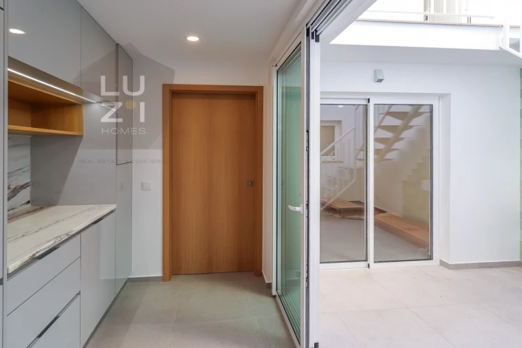 Moradia T6 para Venda em Lagos (São Sebastião e Santa Maria) Foto 11