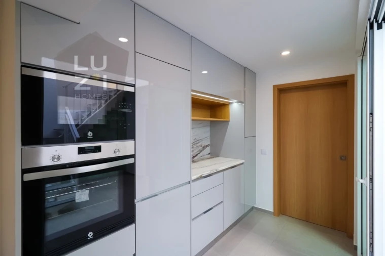 Moradia T6 para Venda em Lagos (São Sebastião e Santa Maria) Foto 12