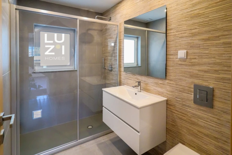 Moradia T6 para Venda em Lagos (São Sebastião e Santa Maria) Foto 22