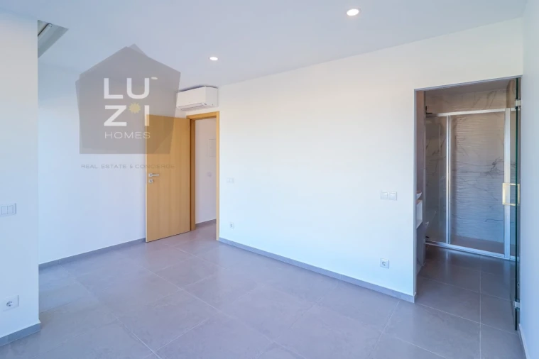 Moradia T6 para Venda em Lagos (São Sebastião e Santa Maria) Foto 43