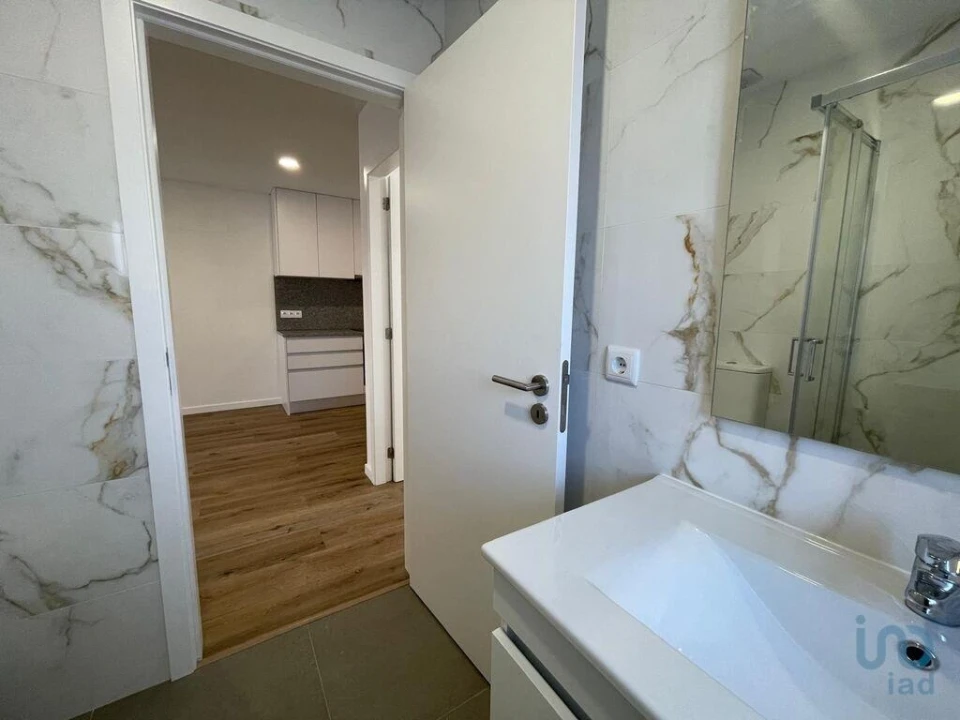 Moradia T2 para Venda em Arcozelo Foto 11