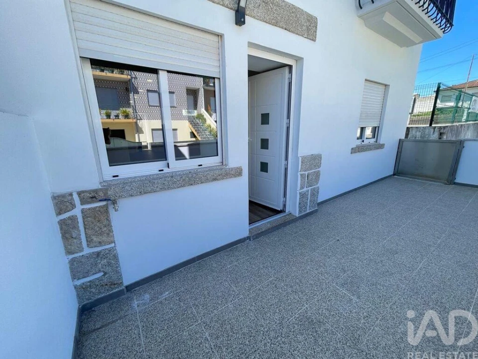 Moradia T2 para Venda em Arcozelo Foto 21