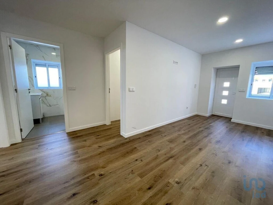 Moradia T2 para Venda em Arcozelo Foto 6