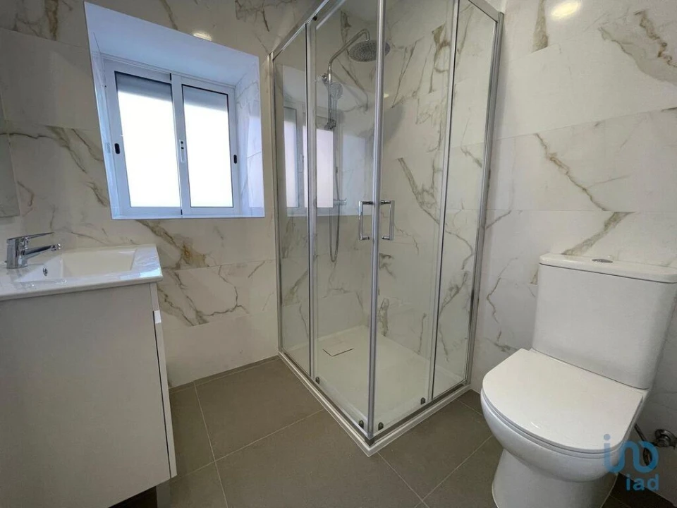 Moradia T2 para Venda em Arcozelo Foto 7