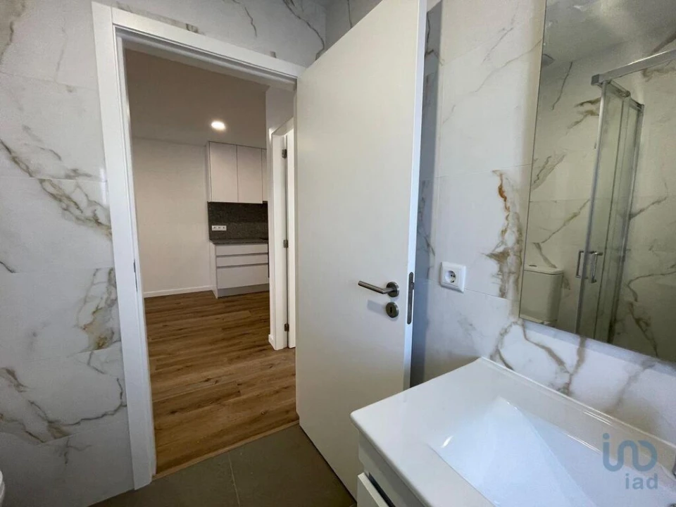 Moradia T2 para Venda em Arcozelo Foto 8