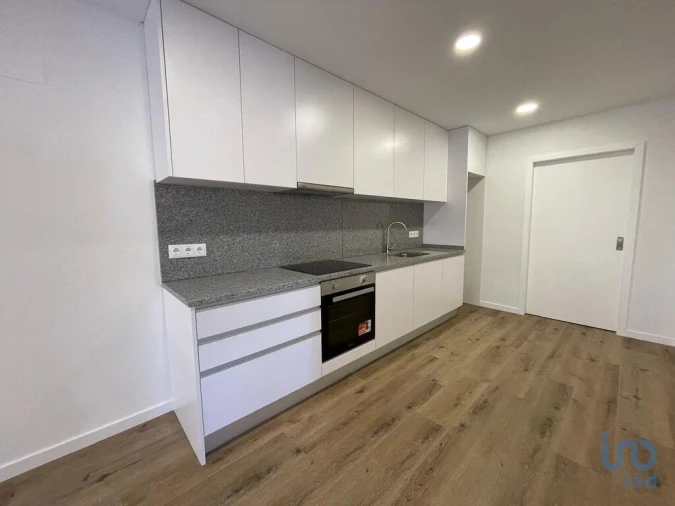 Moradia T2 para Venda em Arcozelo Foto 4