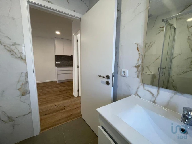 Moradia T2 para Venda em Arcozelo Foto 11