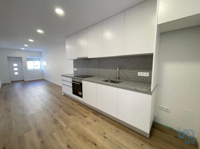 Moradia T2 para Venda em Arcozelo