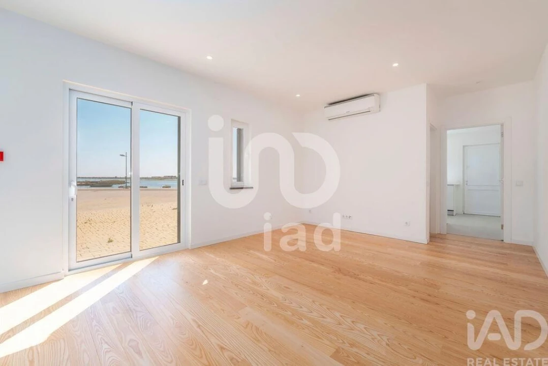 Moradia T2 para Venda em Faro (Sé e São Pedro) Foto 10