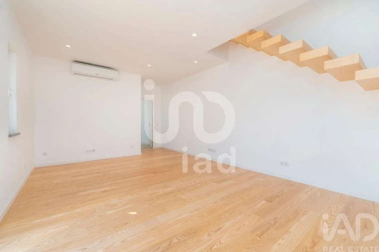 Moradia T2 para Venda em Faro (Sé e São Pedro) Foto 5