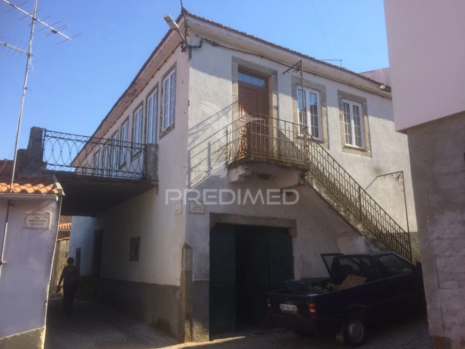 Moradia T4 para Venda em Cedovim Foto 1