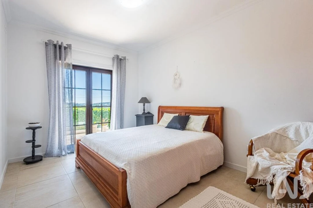 Moradia T5 para Venda em Barrio Foto 25