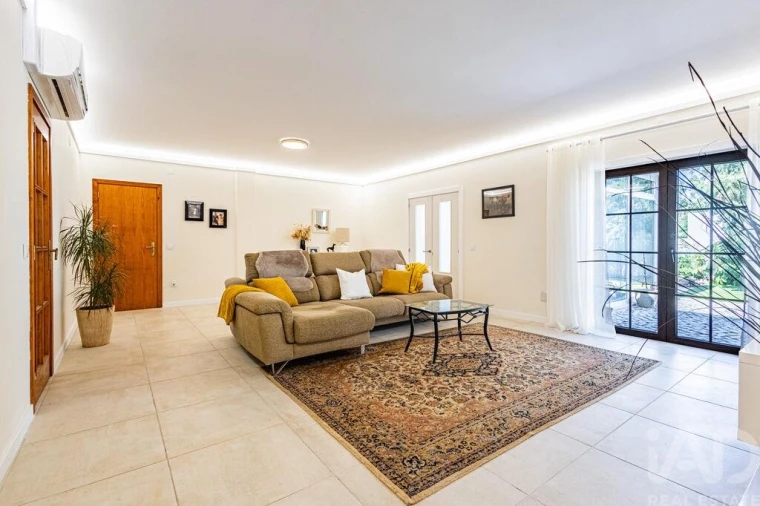 Moradia T5 para Venda em Barrio Foto 19