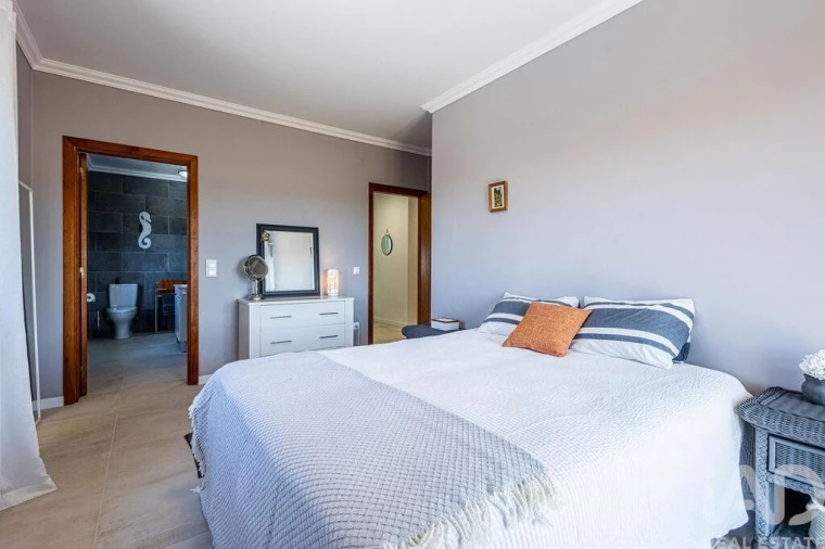 Moradia T5 para Venda em Barrio Foto 20