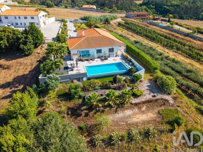 Moradia T5 para Venda em Barrio Foto 29