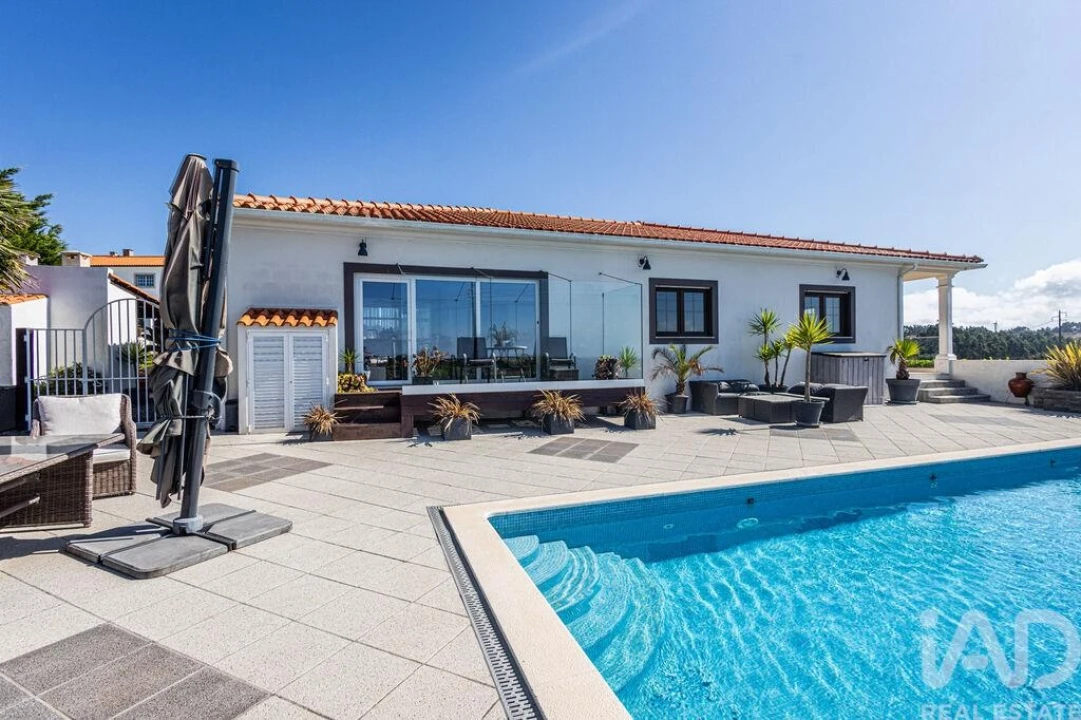 Moradia T5 para Venda em Barrio Foto 7