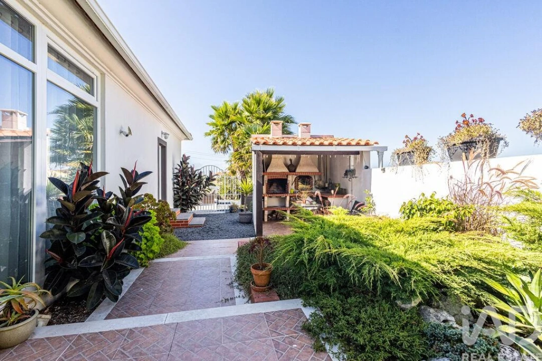 Moradia T5 para Venda em Barrio Foto 15