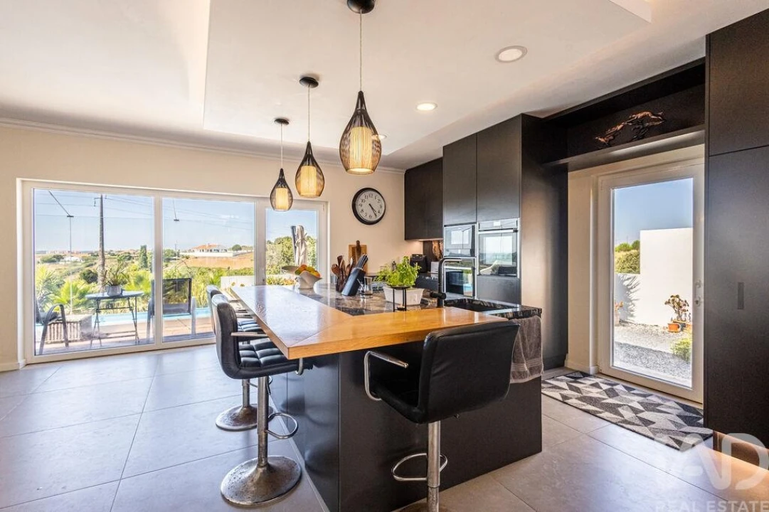 Moradia T5 para Venda em Barrio Foto 4