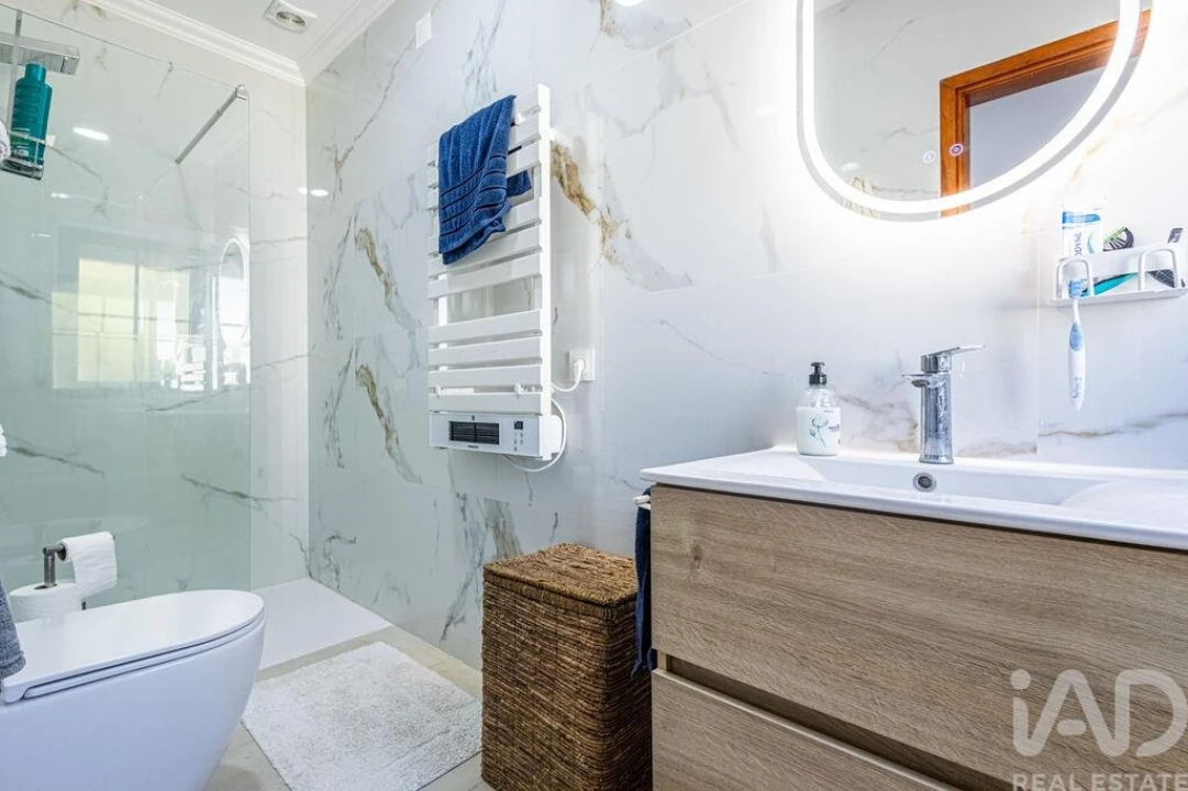 Moradia T5 para Venda em Barrio Foto 23