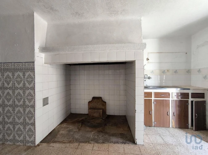 Moradia T2 para Venda em Gafete Foto 4