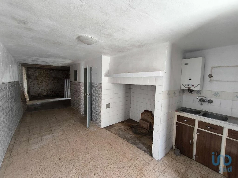 Moradia T2 para Venda em Gafete Foto 13