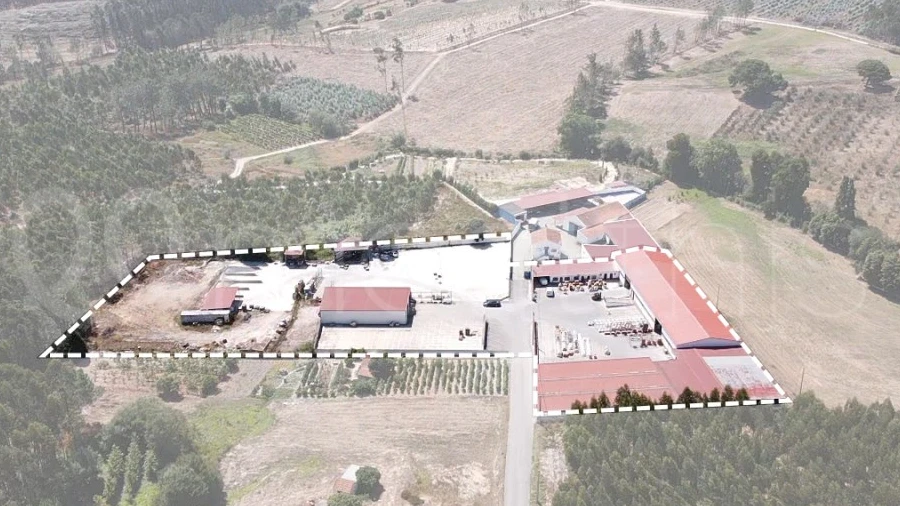 Armazém para Venda em Campelos e Outeiro da Cabeça