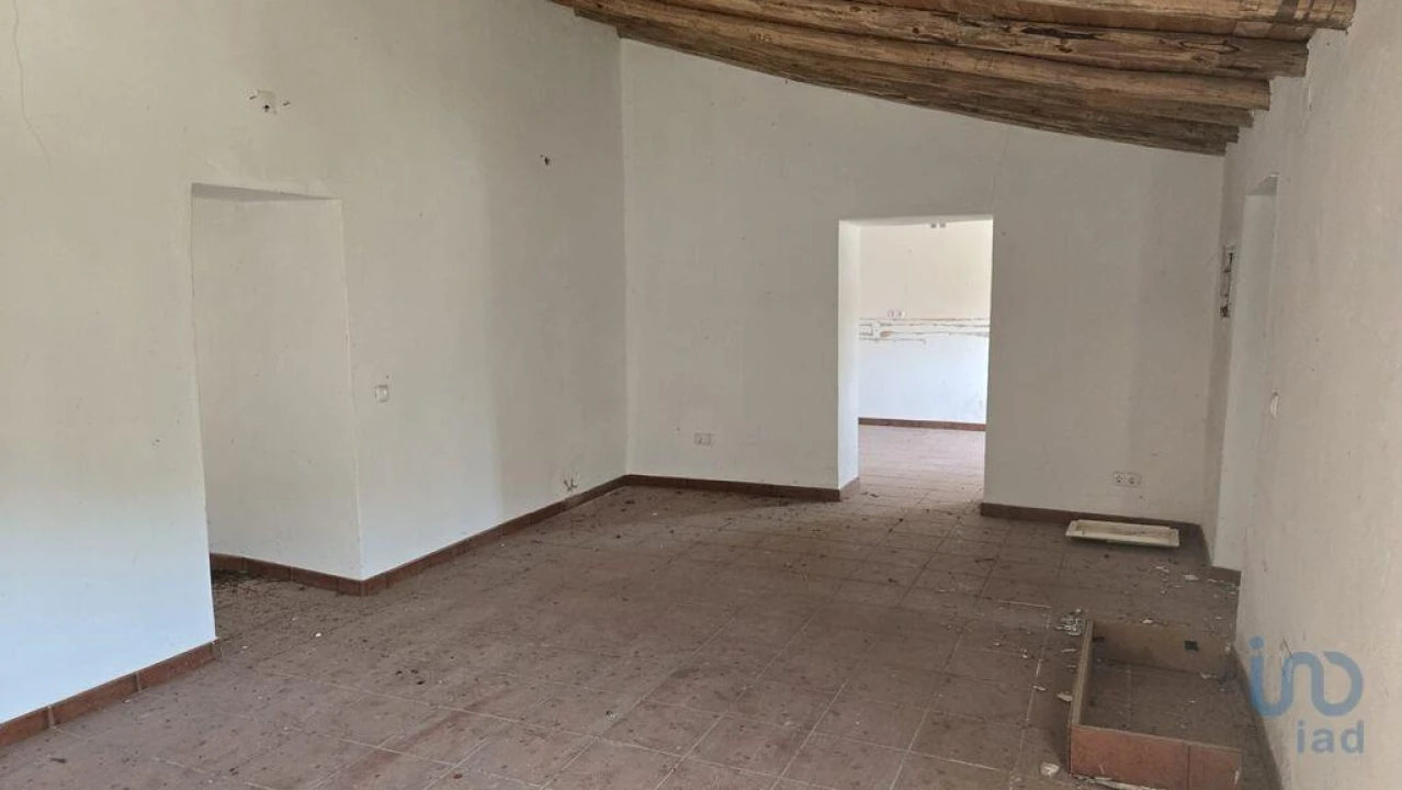 Moradia T2 para Venda em Ameixial Foto 11