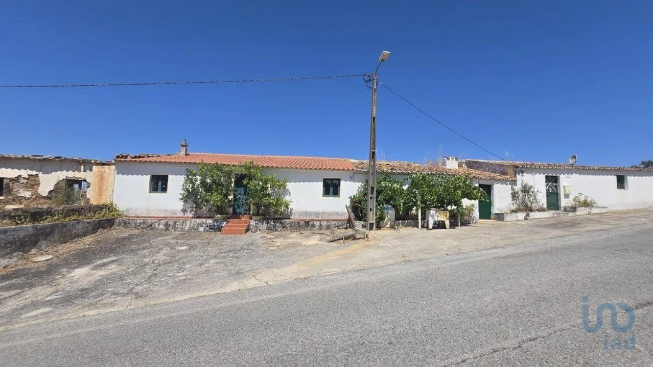 Moradia T2 para Venda em Ameixial Foto 2