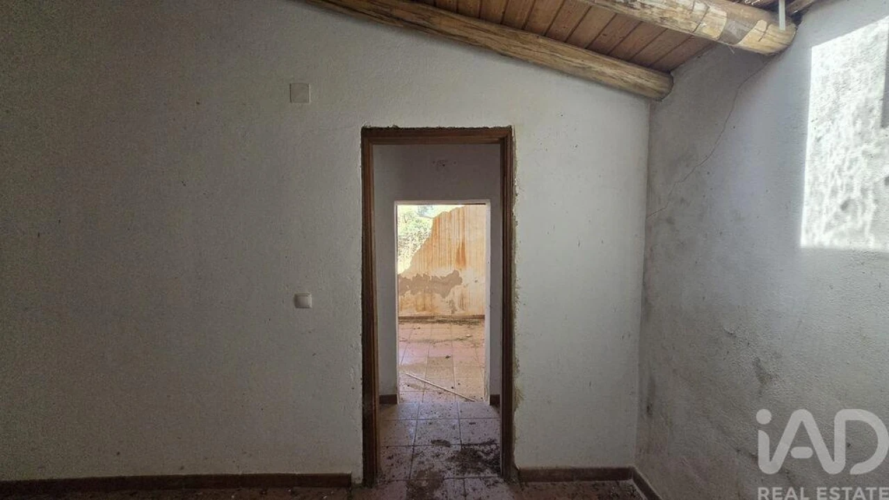 Moradia T2 para Venda em Ameixial Foto 27