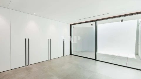 Moradia T5 para Venda em Quarteira