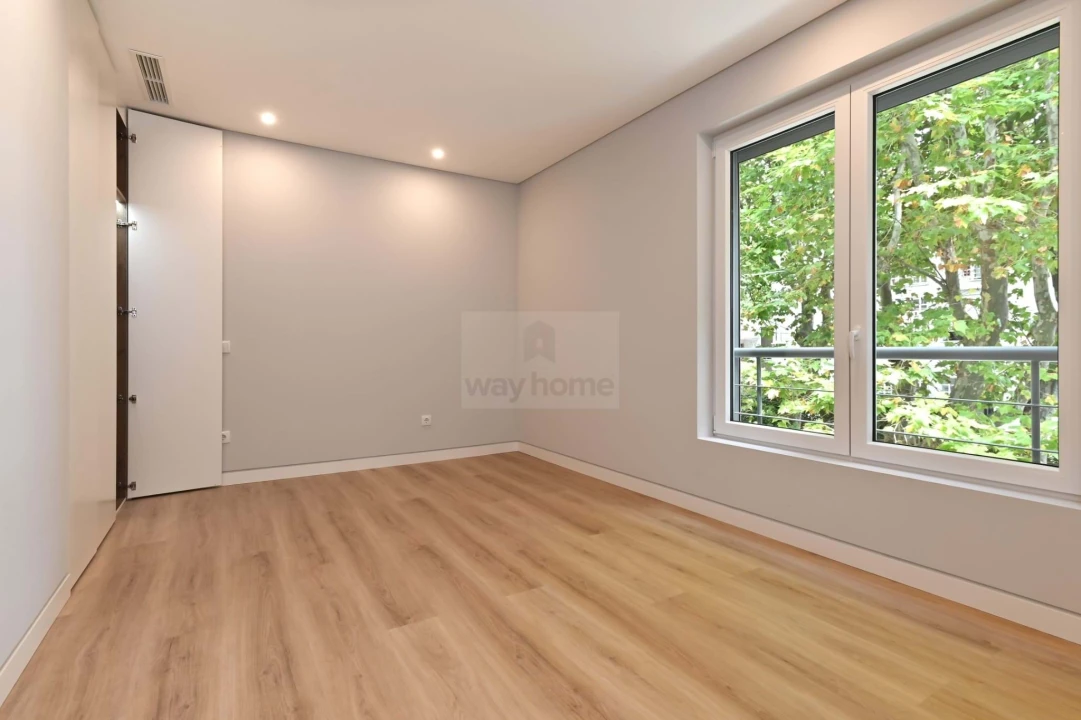 Apartamento T3 para Venda em Carcavelos e Parede Foto 8