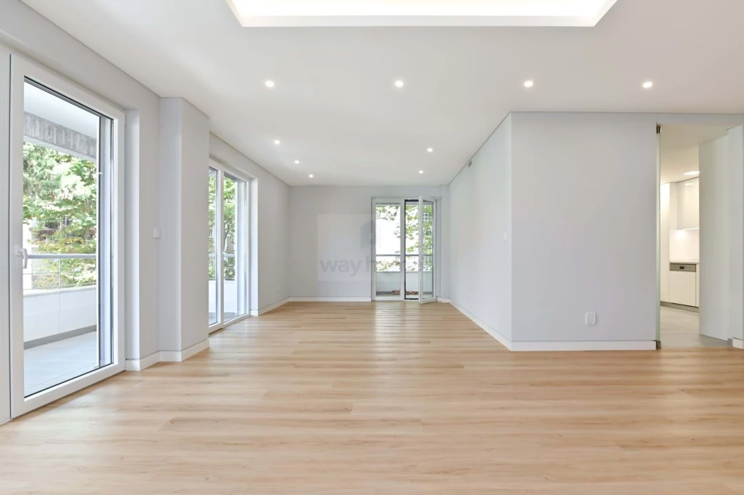 Apartamento T3 para Venda em Carcavelos e Parede Foto 16