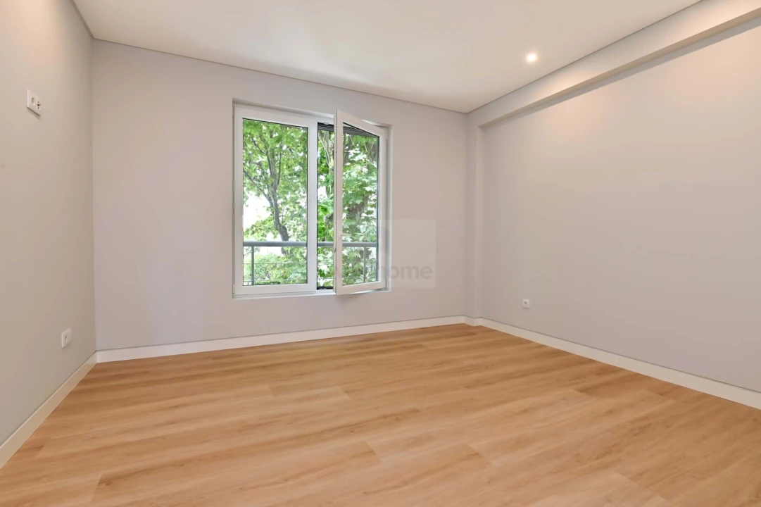 Apartamento T3 para Venda em Carcavelos e Parede Foto 28