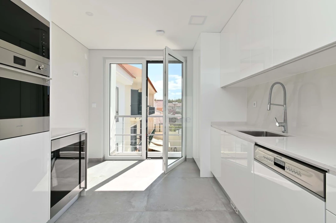 Apartamento T3 para Venda em Carcavelos e Parede Foto 8