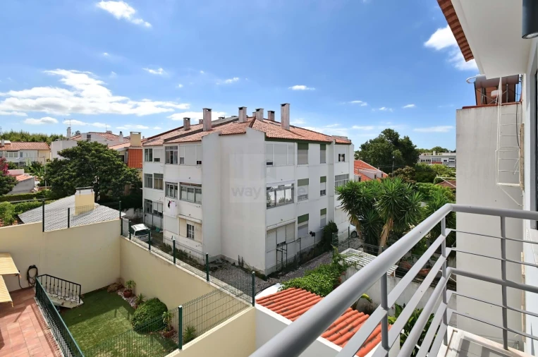 Apartamento T3 para Venda em Carcavelos e Parede Foto 2