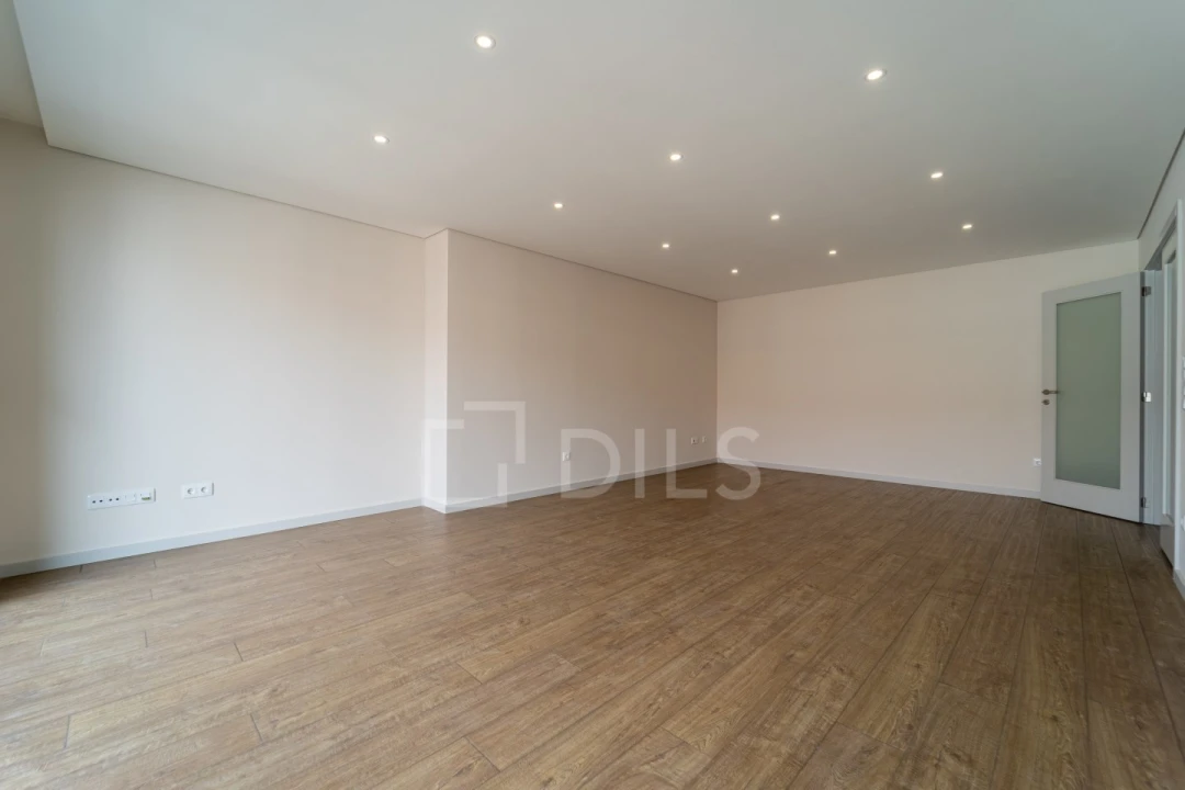 Apartamento T3 para Venda em Cedofeita, Santo Ildefonso, Sé, Miragaia, São Nicolau e Vitória Foto 15