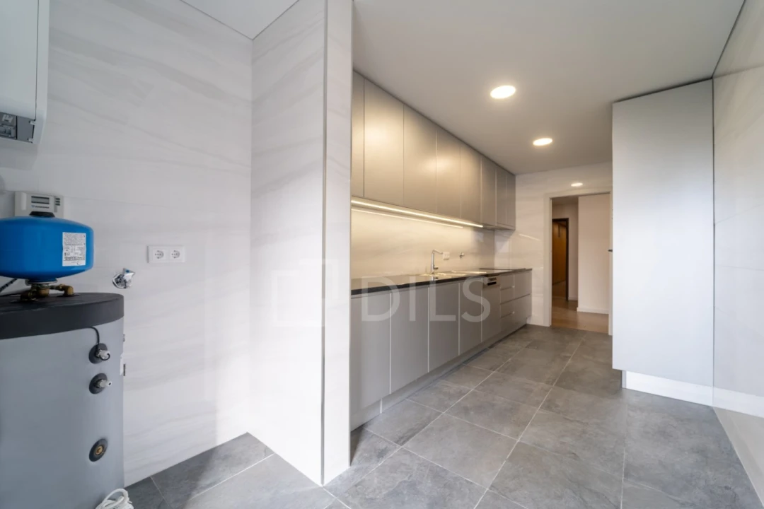 Apartamento T3 para Venda em Cedofeita, Santo Ildefonso, Sé, Miragaia, São Nicolau e Vitória Foto 26