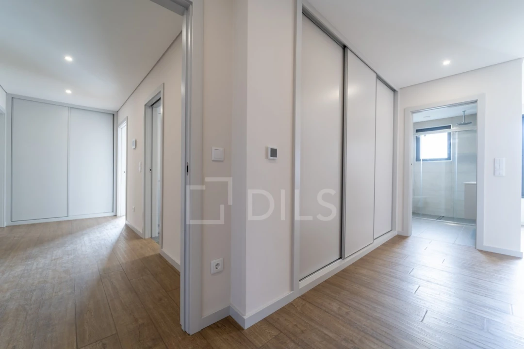 Apartamento T3 para Venda em Cedofeita, Santo Ildefonso, Sé, Miragaia, São Nicolau e Vitória Foto 32