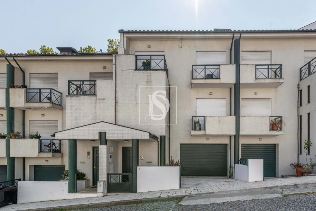 Moradia T4 para Venda em Creixomil Foto 32