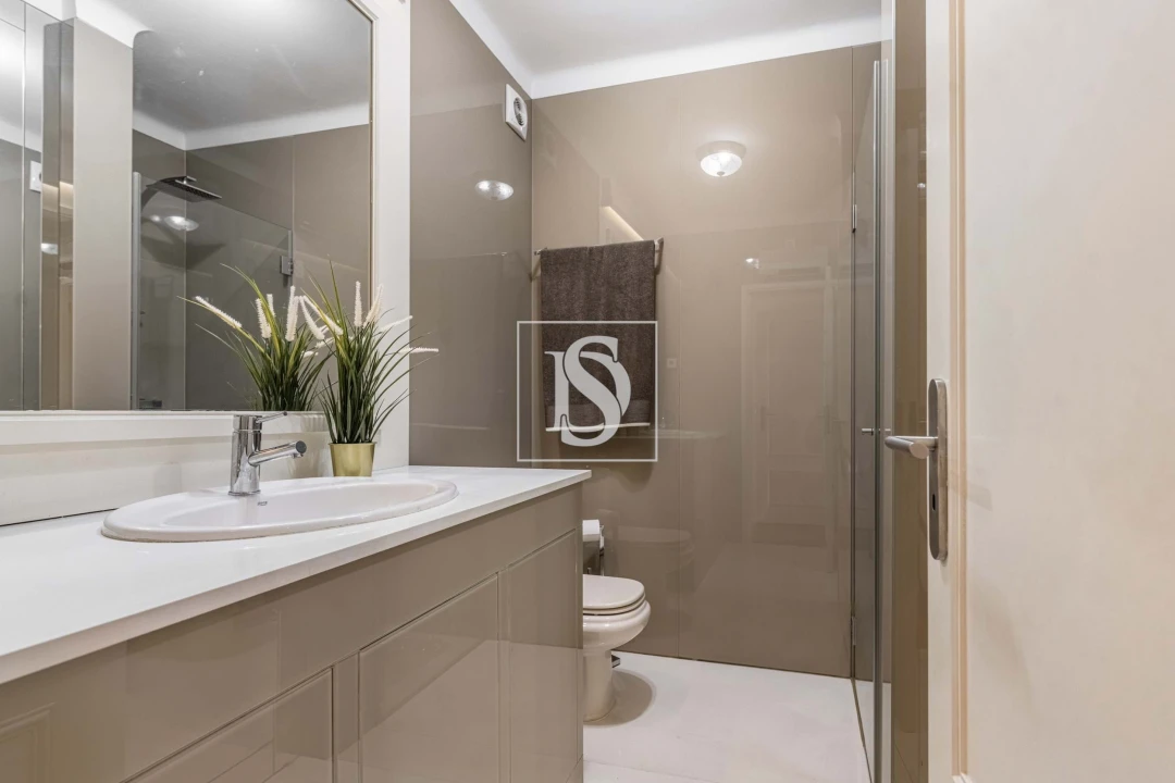 Moradia T4 para Venda em Creixomil Foto 26